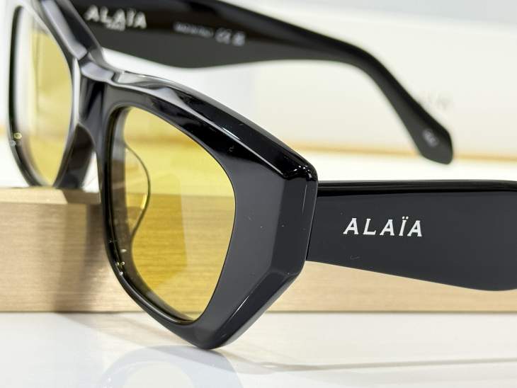 Picture of Alaia Sunglasses _SKUfw75047122fw